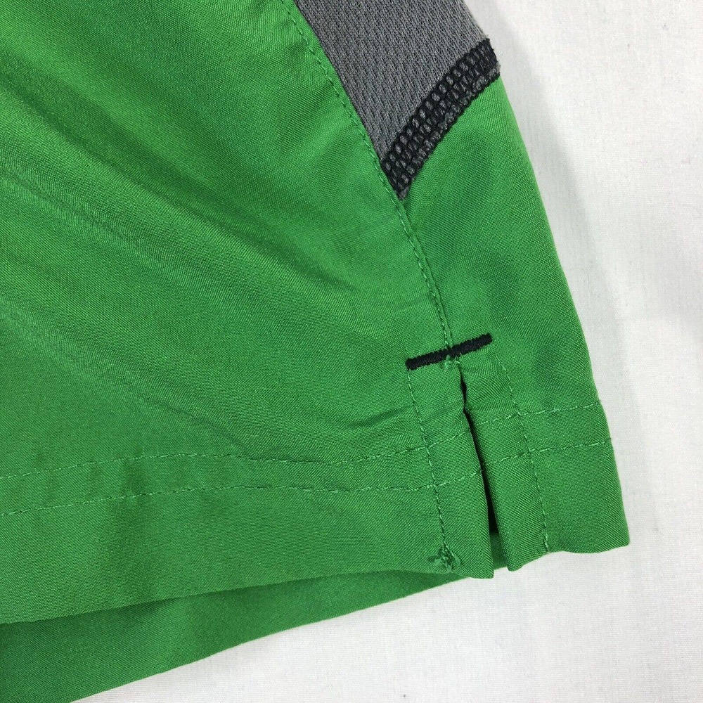 Under Armour Heat Gear Green Short Line Size Medium Running Jogging Athletic - Picture 3 of 12